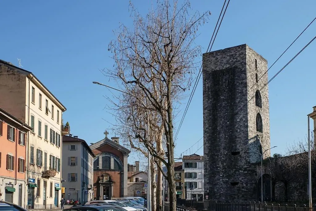 Apartamento Be Happy - The House Of Travelers Como 0*,  Italia